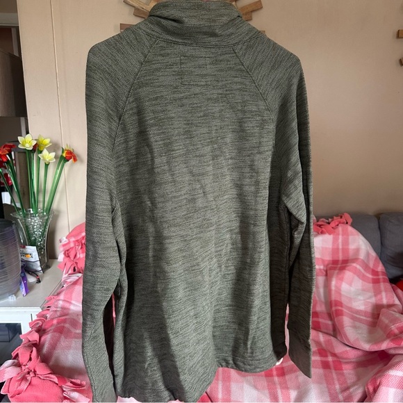 Express Forest Green Cowl Neck Top Size Large - Picture 4 of 4